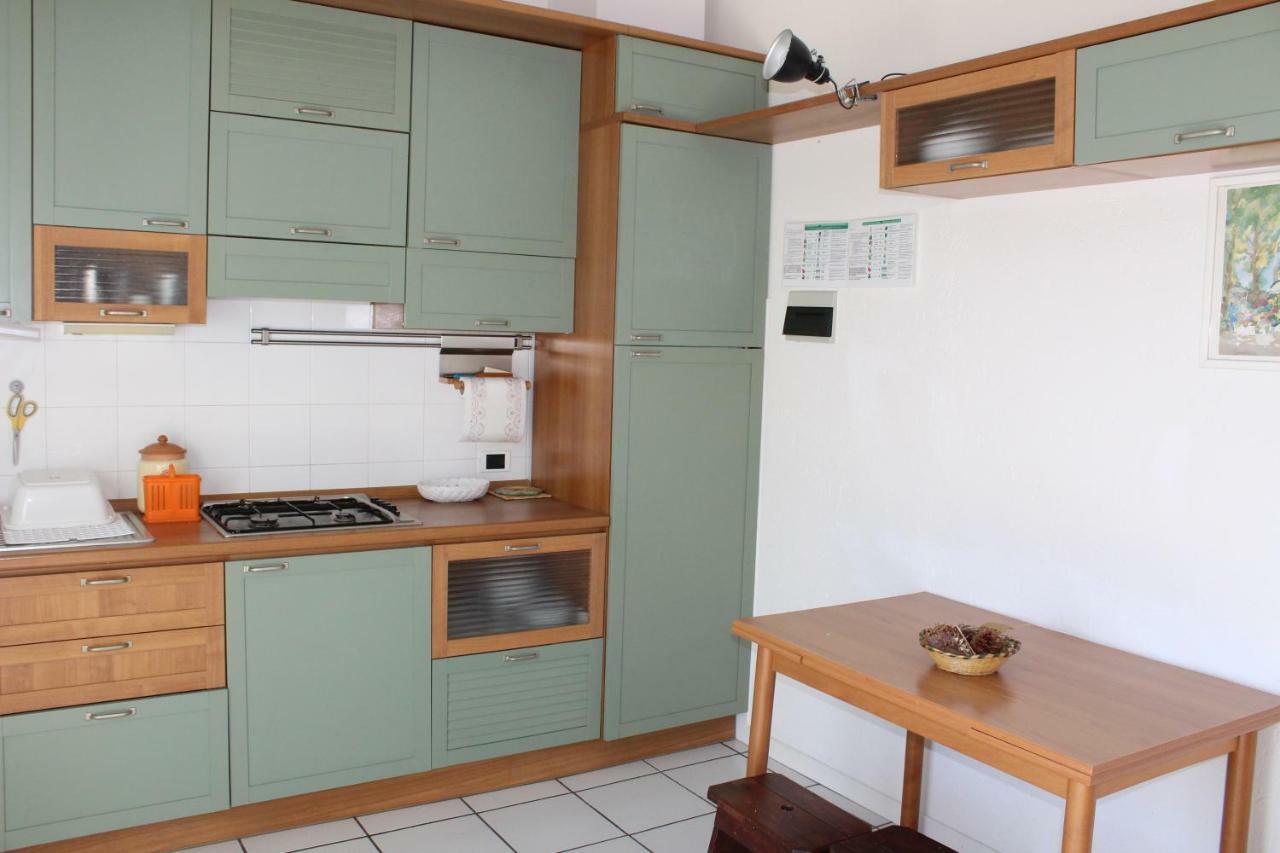 Апартаменты Bilo Frank - Delizioso Bilocale Con Terrazzo Vista Mare Нумана Экстерьер фото